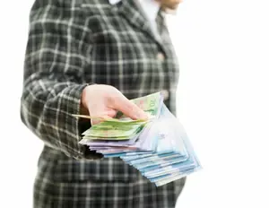 Can I pay employees as casual labor for only a few days of work without deductions? Includes DOL & IRS views, as well as CRA's stance on casual labor.