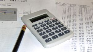The manual accounting system has advantages and disadvantages.