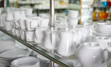 How to record the purchase of restaurant plates and glasses
